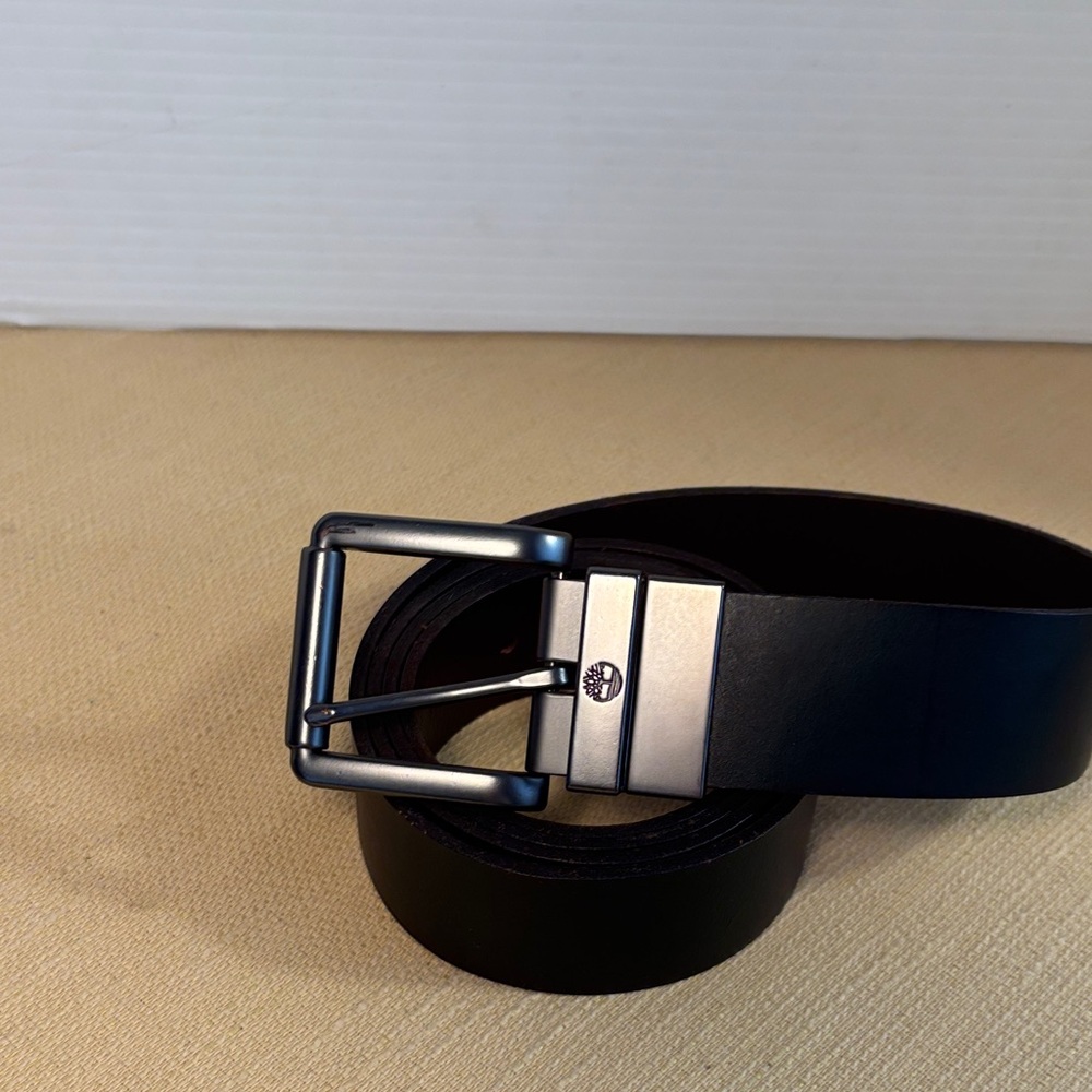 Timberland Reversible Black Brown Leather Men's Belt  Pewter Tone Buckle Sz 44